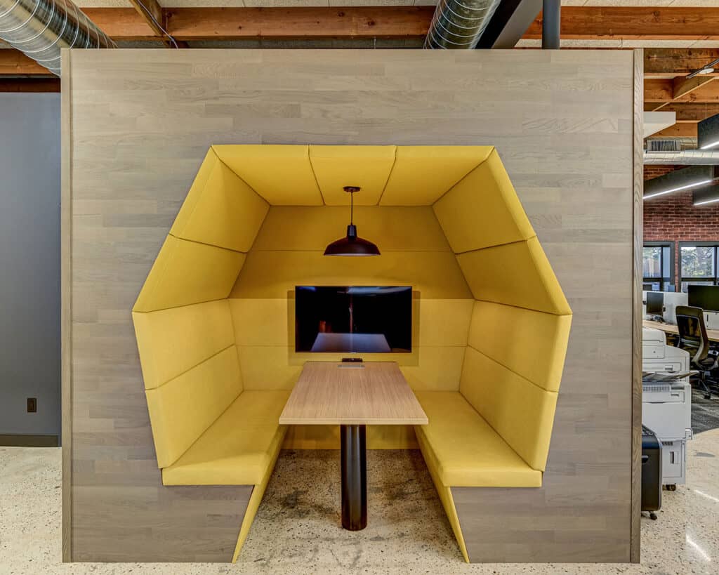 Quiet space beehive in flexible office